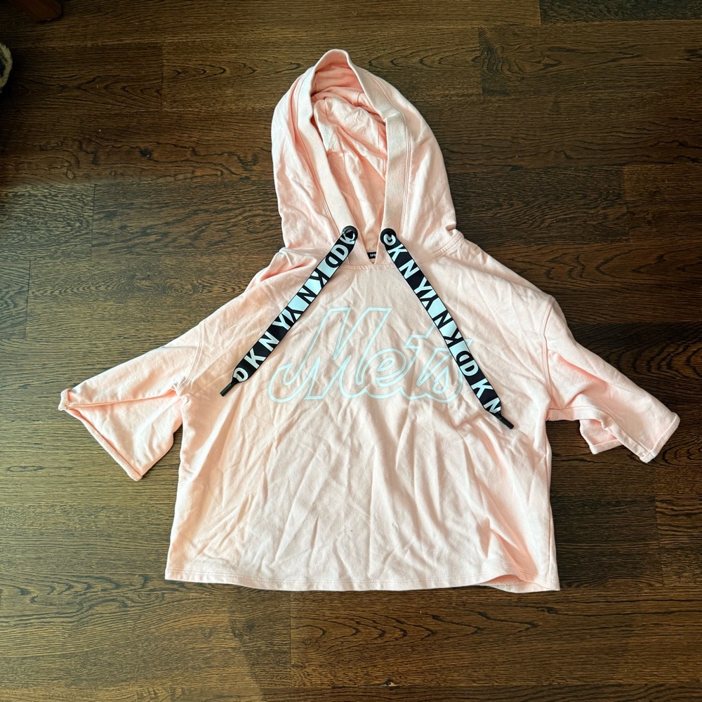 DKNY Sport Light Pink New York Mets cropped short sleeve hoodie